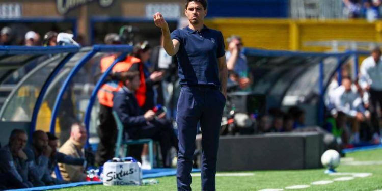 Carlos Cuesta, allenatore del Parma (da legaseriea.it)
