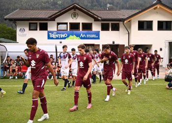 Il Torino entra in campo in amichevole (da torinofc.it)